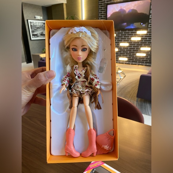 Brand New Aspen SNAPSTAR beautiful doll - Picture 7 of 12